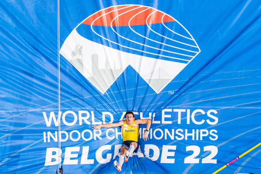 Armand Duplantis of Sweden sets a new world record at the
