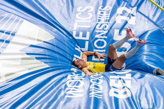 Armand Duplantis of Sweden sets a new world record at the