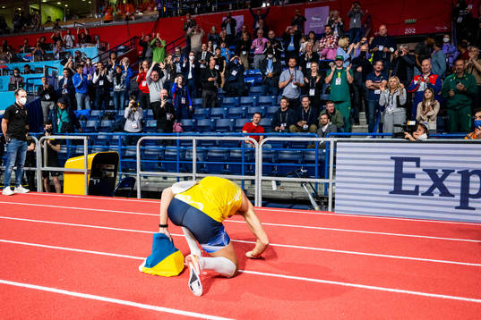Armand Duplantis of Sweden celebrates