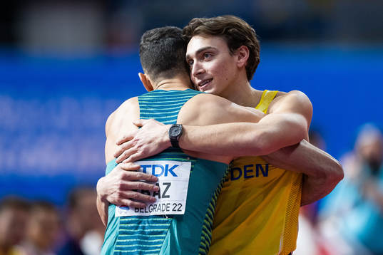 Thiago Braz of Brazil  and Armand Duplantis of Sweden hug