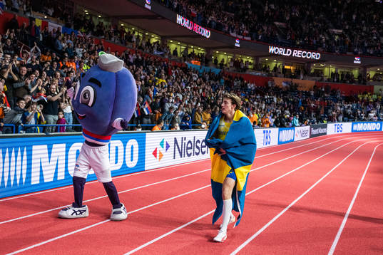 Armand Duplantis of Sweden celebrates