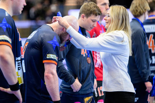 Kristianstads Besard Hakaj får en bronsmedalj