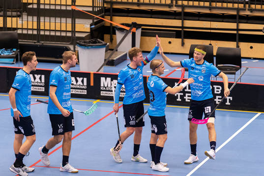 Warbergs Jesper Larsson jublar