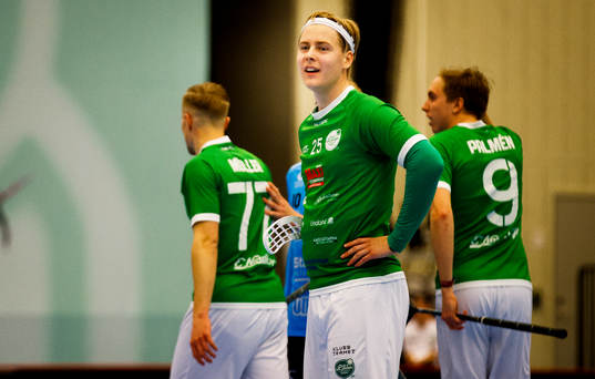 Lillåns Aron Ohlsson deppar vid 0-2 målet