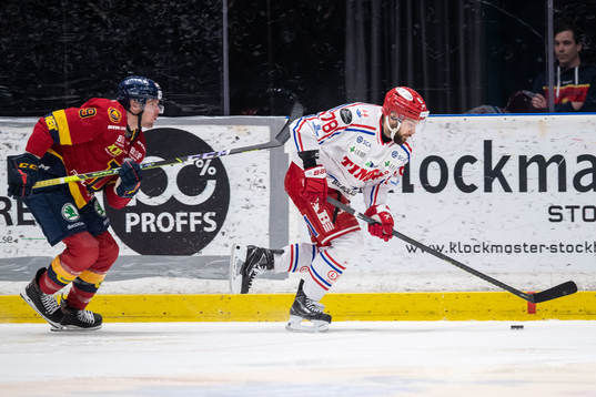 Djurgårdens Cameron Schilling  och Timrås Robin Hanzl