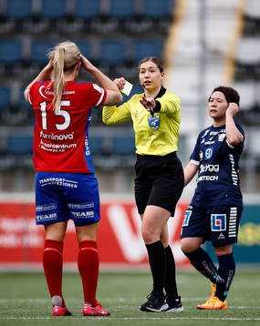 Domare Anastasia Oberlauf Poopuu ger Vittsjös Nellie