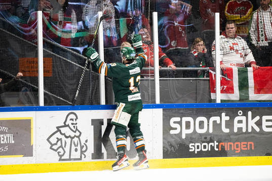 Kristianstads Trevor Cheek jublar