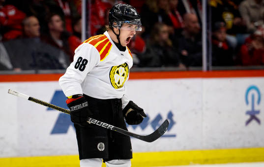 Brynäs Dmytro Timashov gör 0-1 och jublar