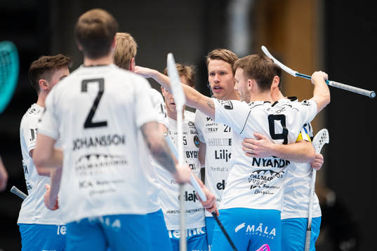 Kalmarsunds spelare jublar