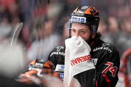 Örebros Nick Ebert deppar