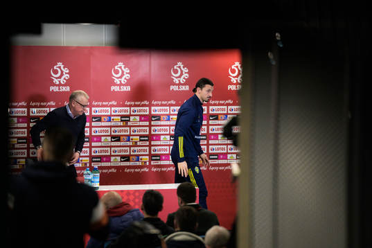 Head coach Janne Andersson and Zlatan Ibrahimovic of Sweden