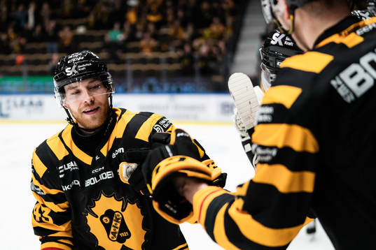 Skellefteås Filip Sandberg jublar