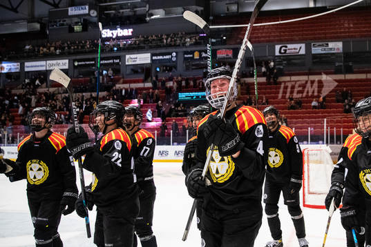 Brynäs Rosa Lindstedt jublar
