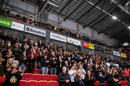 Publiken jublar