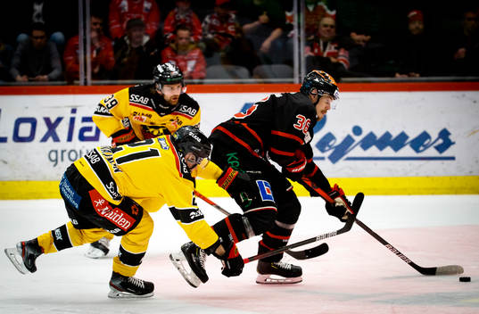 Örebros Emil Larsson och Juhani Tyrväinen och Pontus