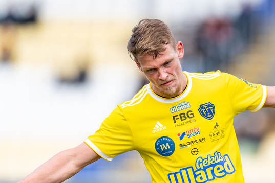 Bläddra bland fler bilder av Fotboll, Ettan södra, herr, Falkenberg - Torn