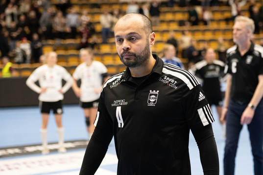 Kungälvs tränare Hamed Khazrai deppar