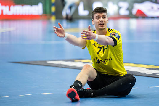 Elias Ellefsen Á Skipagøtu of Sävehof reacts
