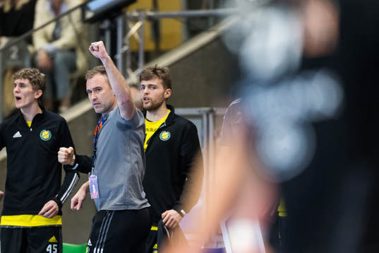 head coach Michael Apelgren of Sävehof celebrates