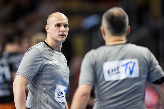 Referee Nenad Nikolovski