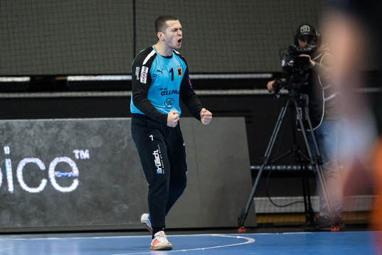 goalkeeper Kristian Pilipovic of Kadetten Schaffhausen