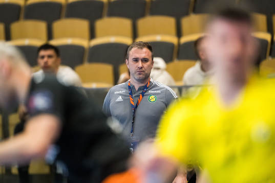 head coach Michael Apelgren of Sävehof