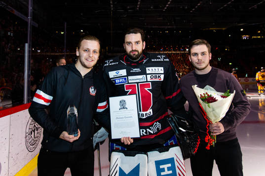 Örebros målvakt Jhonas Enroth får pris som supportrarnas