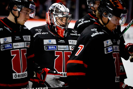 Örebros målvakt Jhonas Enroth deppar