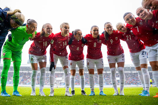 Goalkeeper Cecilie Fiskerstrand, Frida Maanum, Ada