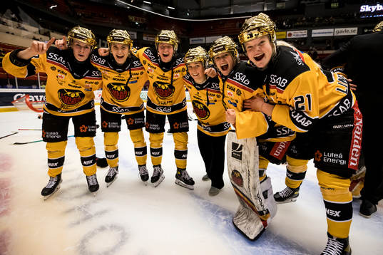 Luleå spelarna jublar
