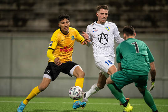 Lunds Elyas Bouzaiene mot IFK Malmös Hampus Ferhm