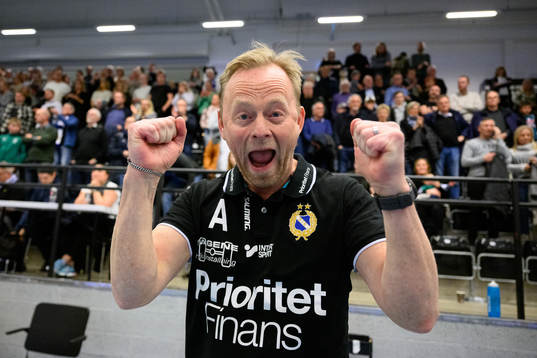 Redbergslids tränare Magnus Johansson jublar eftert match