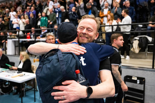 Redbergslids tränare Magnus Johansson jublar