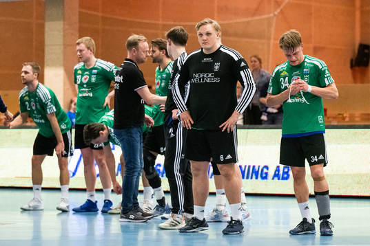 Kungälvs Jonathan Wikman och Henrik Rhåsson deppar
