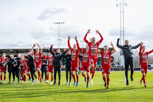 Skövdes spelare jublar