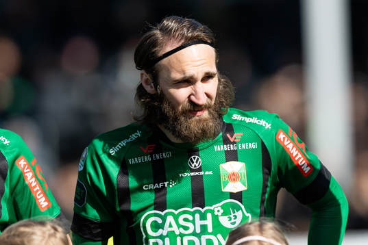 Varbergs Oskar Sverrisson före fotbollsmatchen i