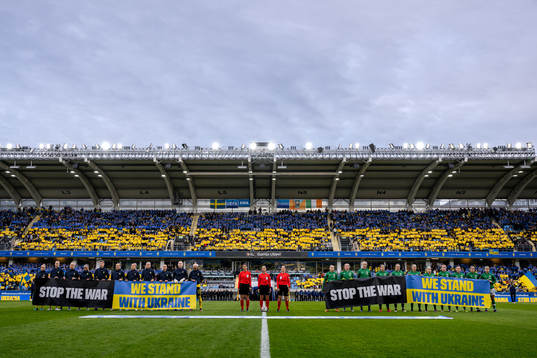 Players of Sweden and of Ireland