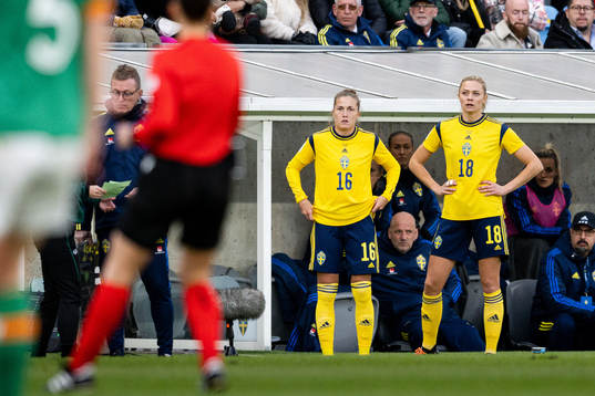 Substitutes Filippa Angeldahl and Fridolina Rolfö of Sweden