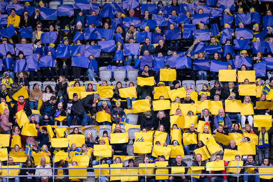 The spectators participate in a manifestation against the