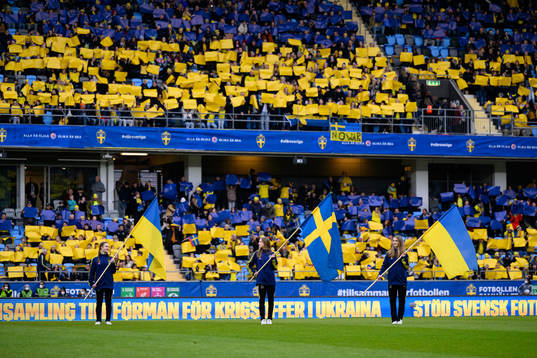 The spectators participate in a manifestation against the
