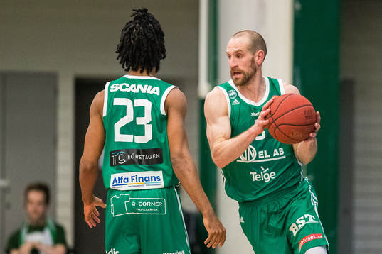 Södertäljes Trey Freeman och Martin Pahlmblad