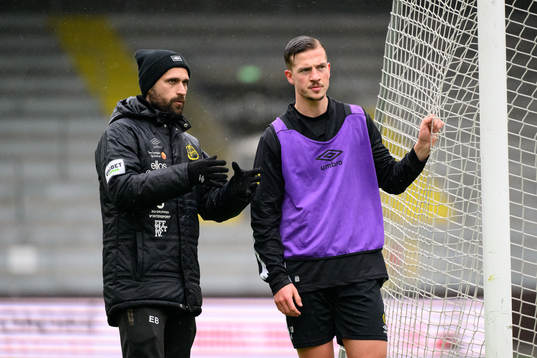 Tränare Emir Bajrami och Simon Olsson