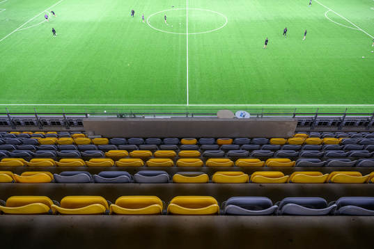 Tomma läktare på Borås Arena