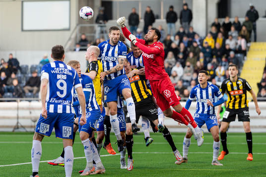 IFK Göteborgs Mattias Bjärsmyr och målvakt Warner Hahn