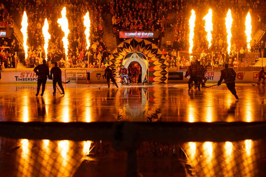 Frölundas intro innan semifinal två i SHL mellan
