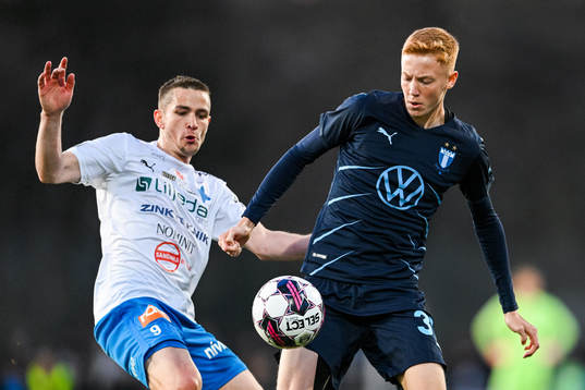 Värnamos Oscar Johansson och Malmö FFs Hugo Larsson