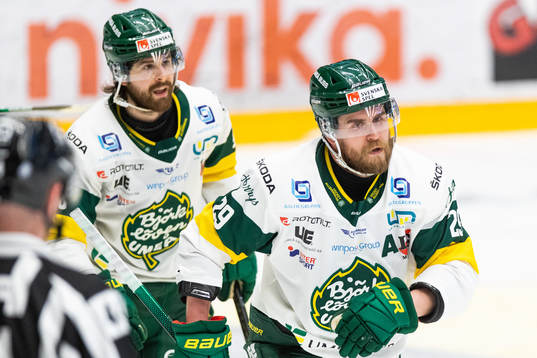 Björklövens Alexander Wiklund jublar