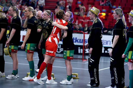 Pixbos Lagkapten Ida Sundberg 0ch Thorengruppens Amanda