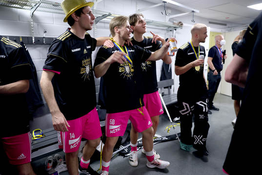 Falun firar i omklädninsrummet