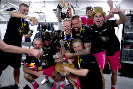 Falun firar i omklädninsrummet